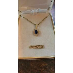 Vintage gold toned necklace with genuine Sodalite pendant